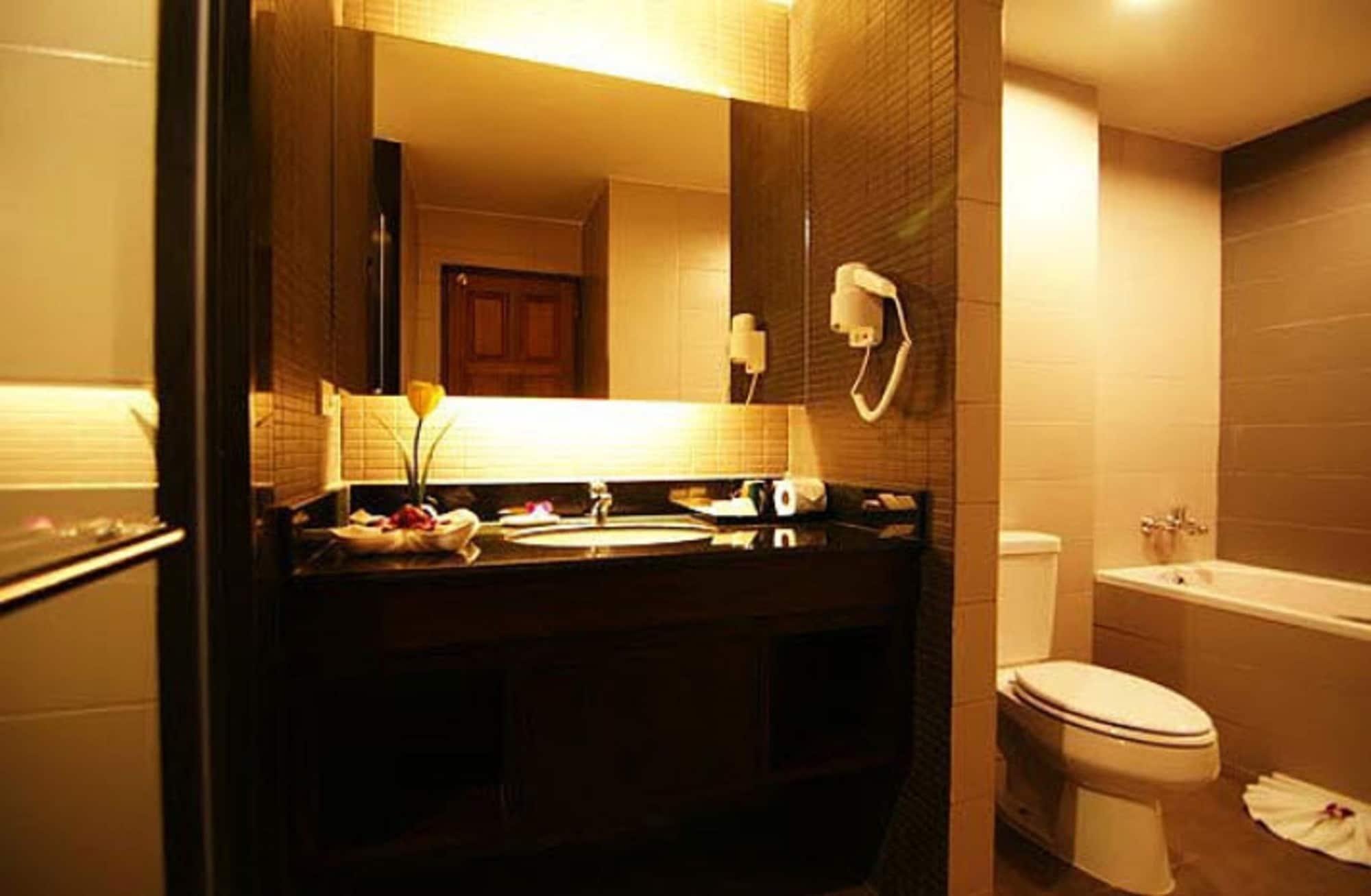 Sea Me Spring Tree Hotel (Adults Only) Pattaya Dış mekan fotoğraf